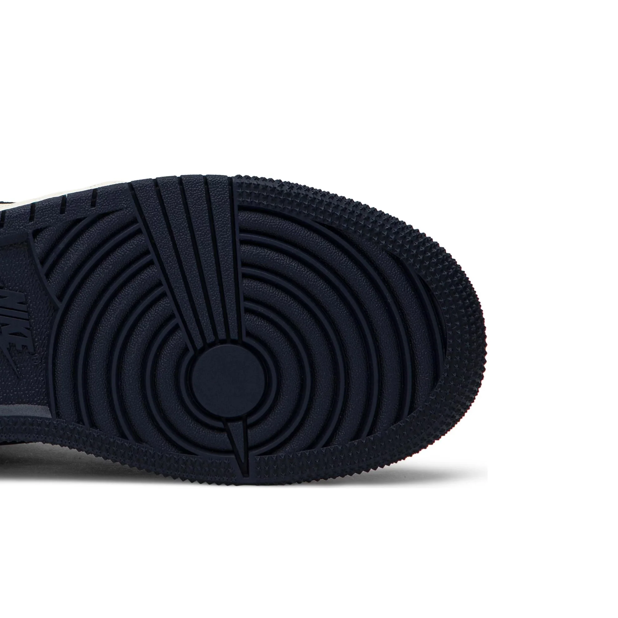 Air Jordan 1 Retro High 'Obsidian' GS (2019) - Image 8