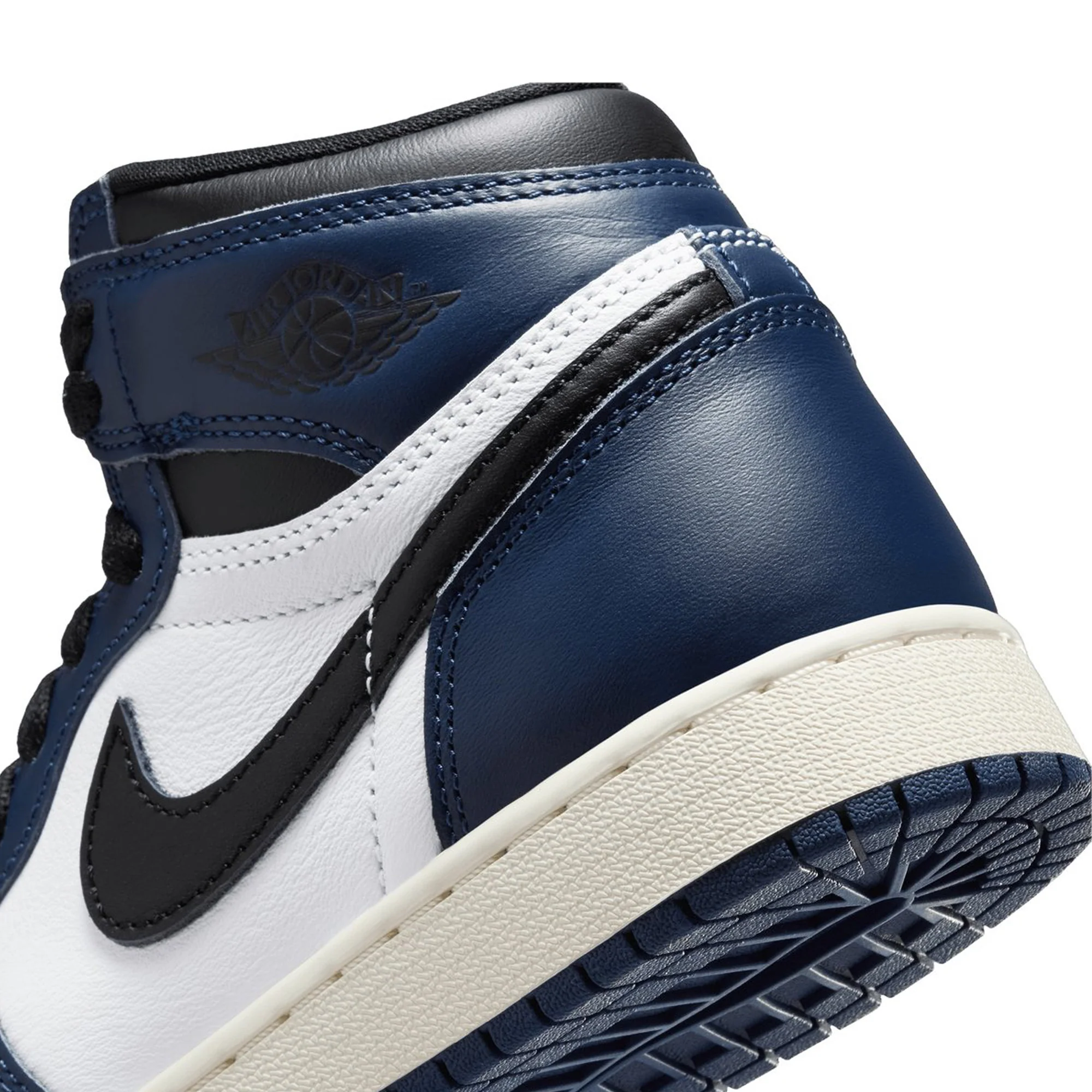 Air Jordan 1 Retro High OG 'Midnight Navy' GS (2024) - Image 6