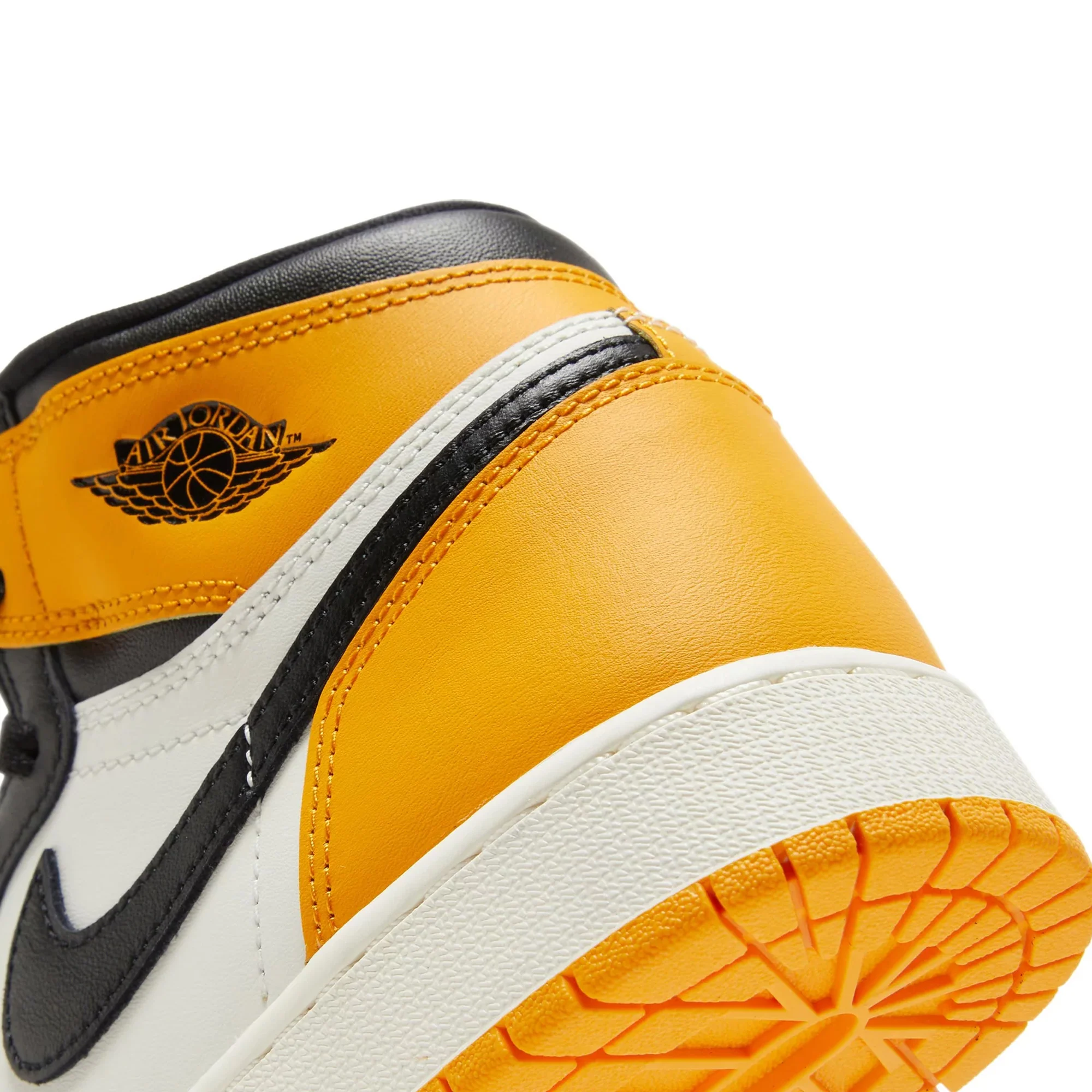 Air Jordan 1 Retro High OG 'Taxi' (2022) - Image 7