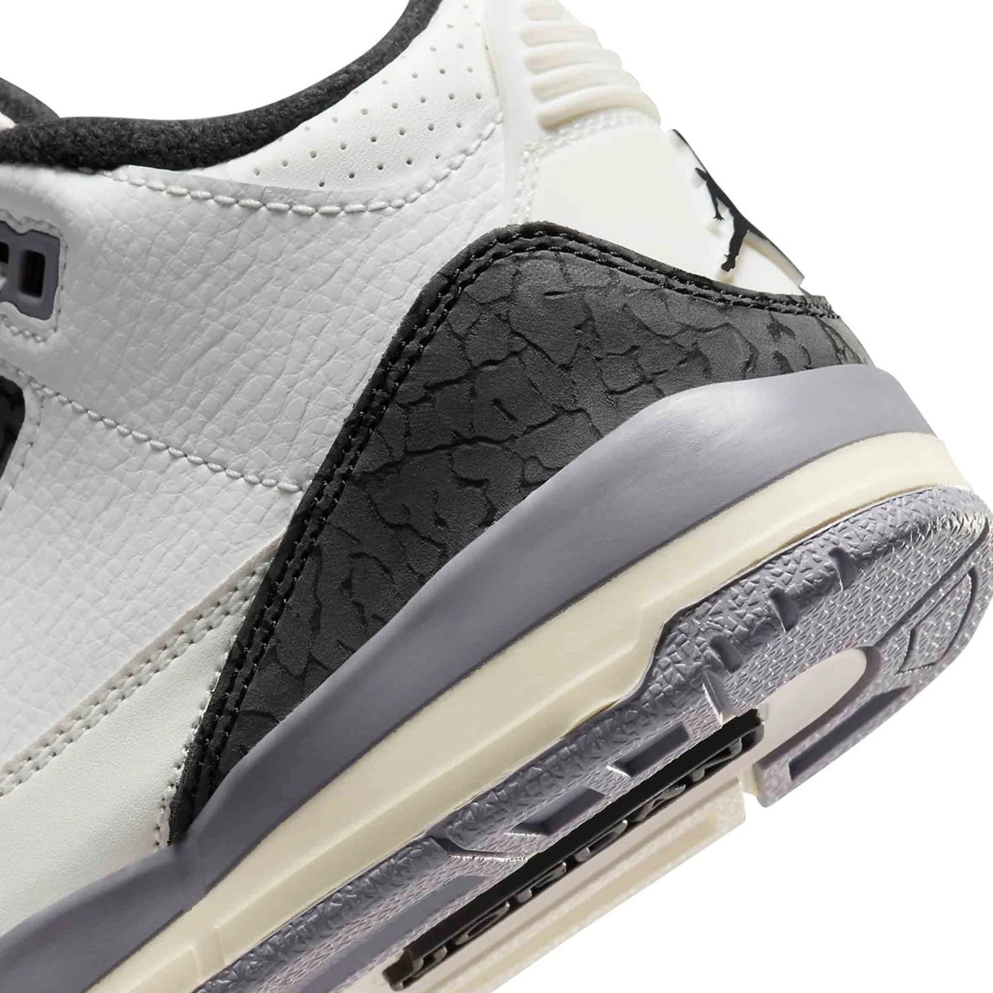 Air Jordan 3 Retro 'Cement Grey' PS (2024) - Image 7