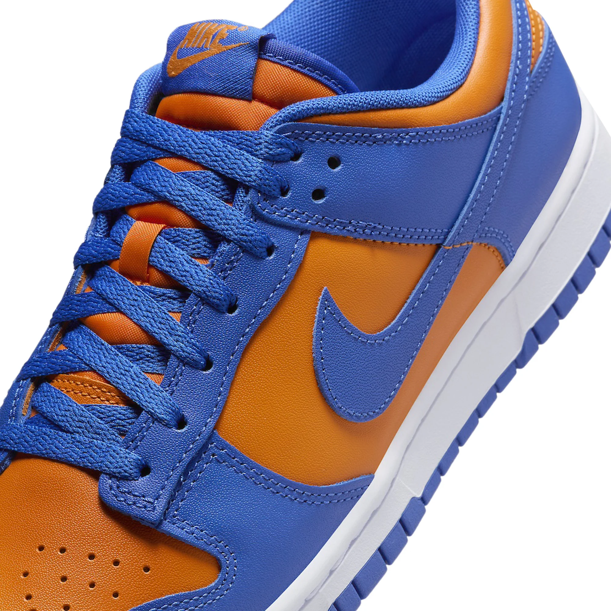 Nike Dunk Low 'Knicks' (2024) - Image 7
