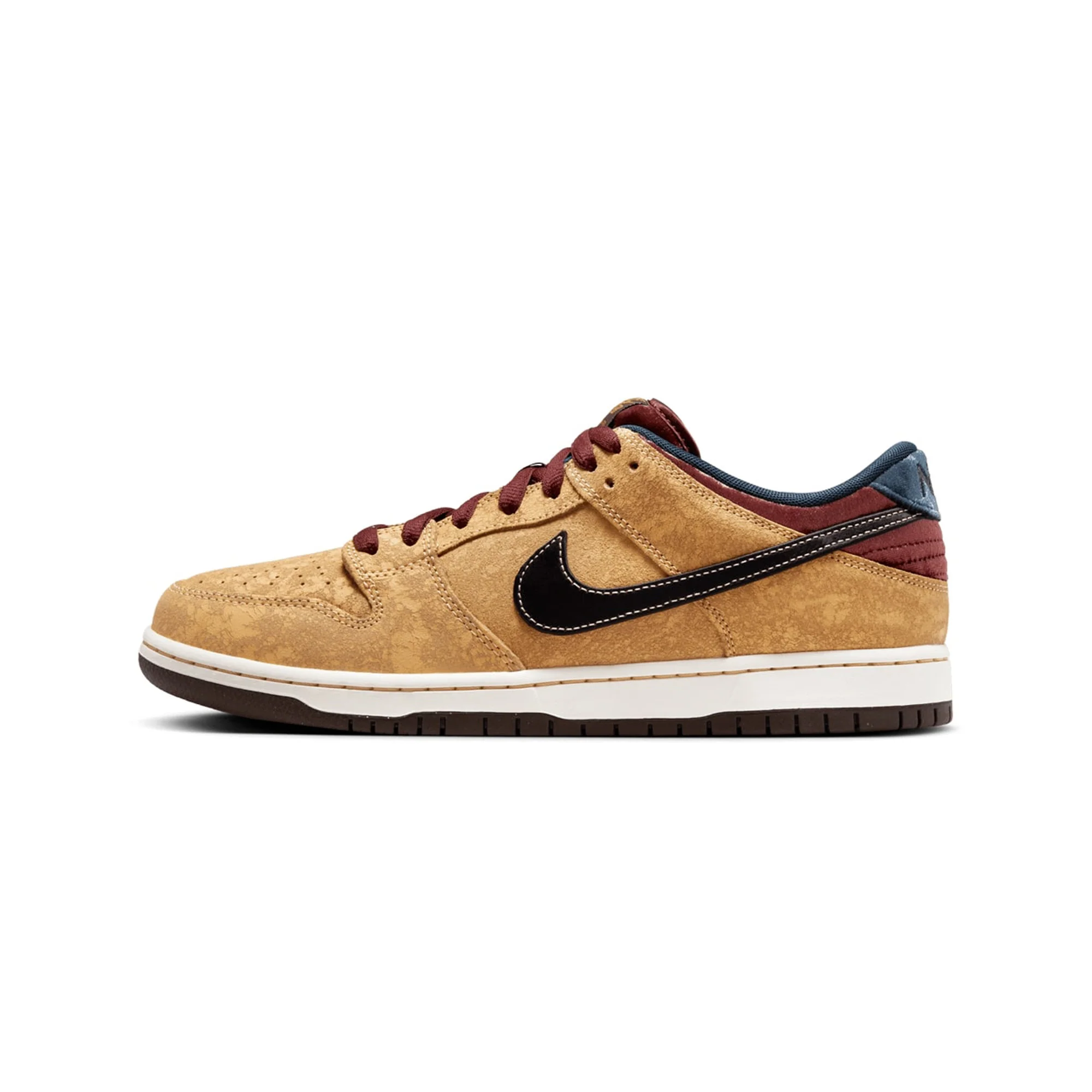 Nike SB Dunk Low 'City of Cinema' (2024) - Image 3