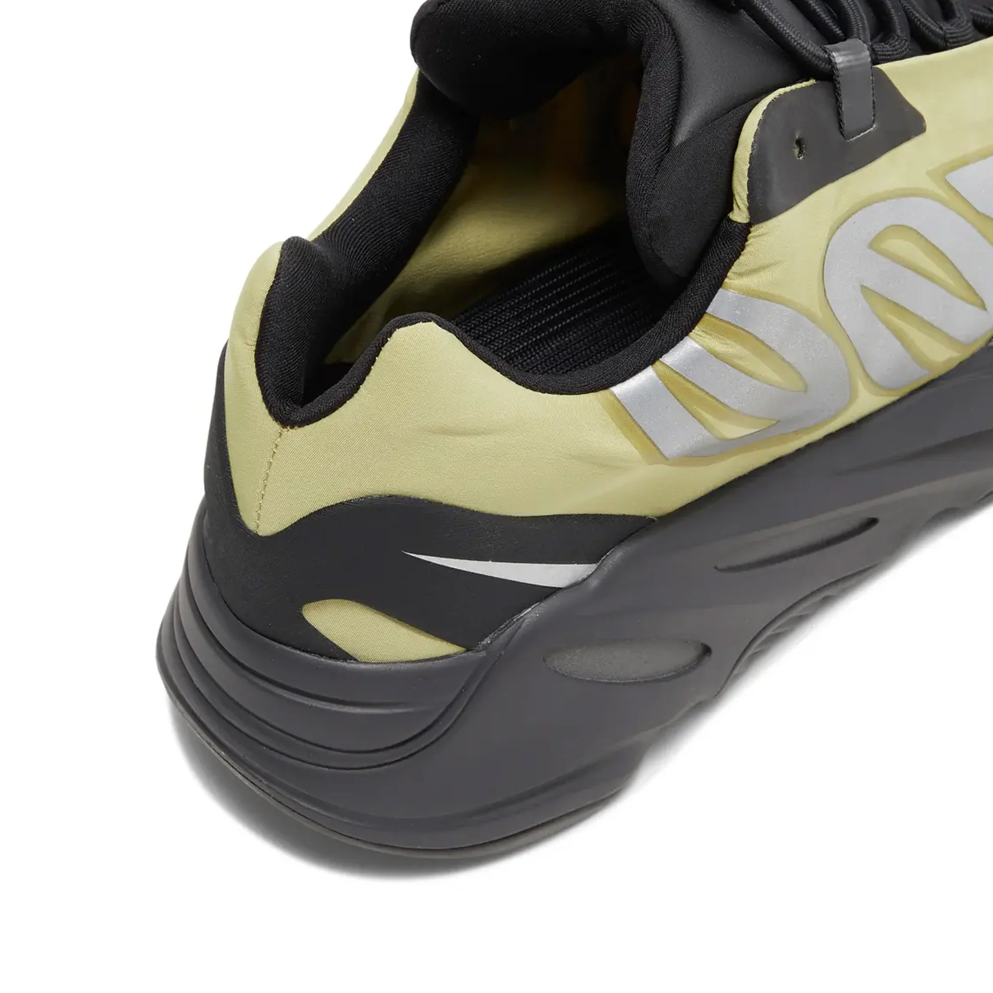 Yeezy Boost 700 MNVN 'Resin' (2022) - Image 7