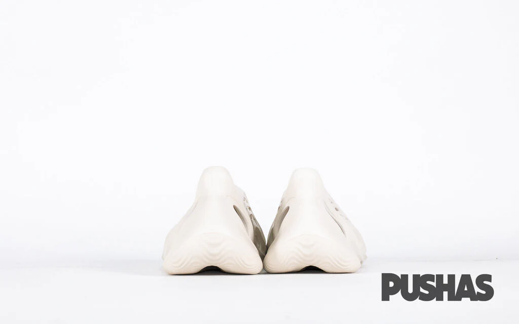 Yeezy Foam 'RNNR Ararat' - Image 3