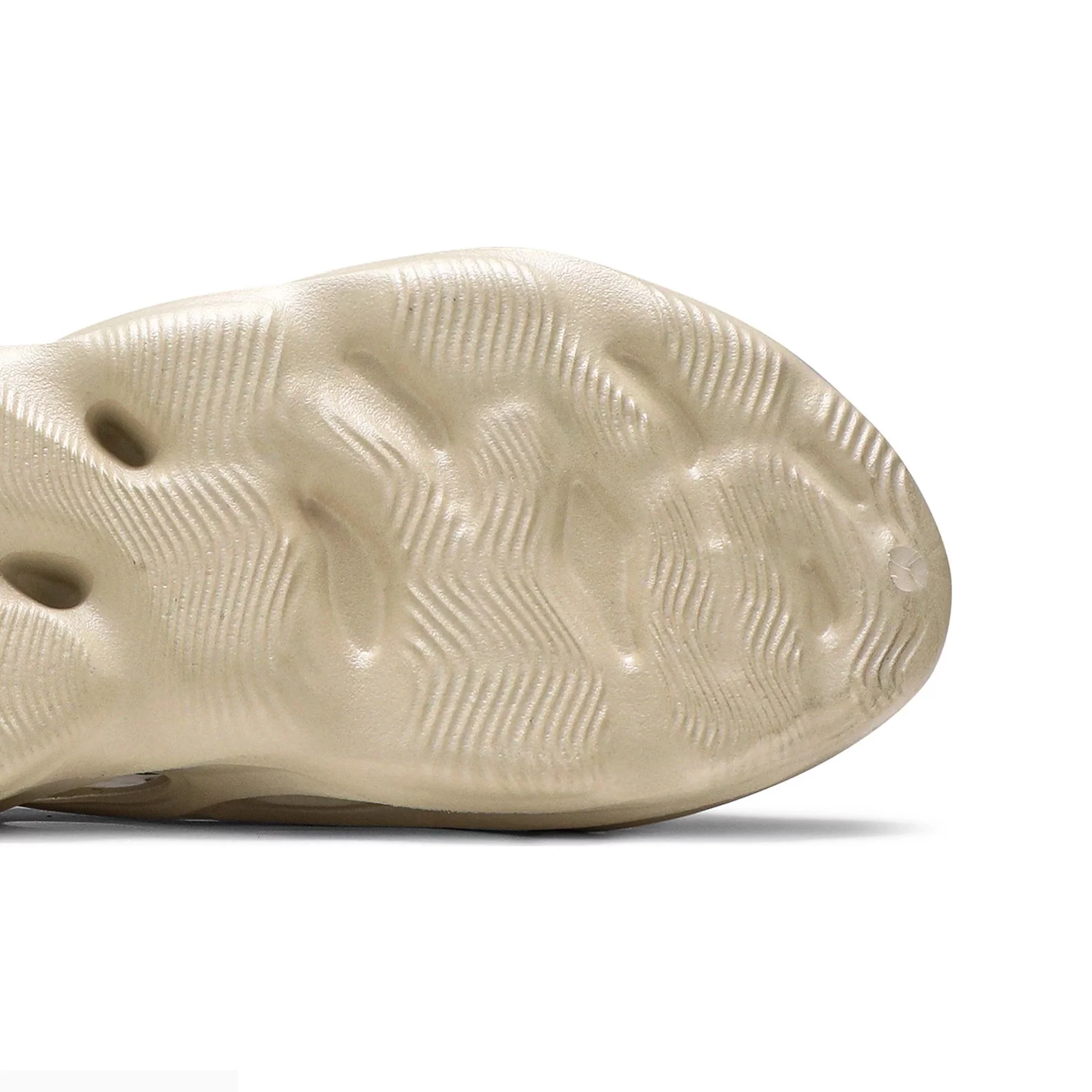 Yeezy Foam Runner 'Sand' (2021) - Image 6