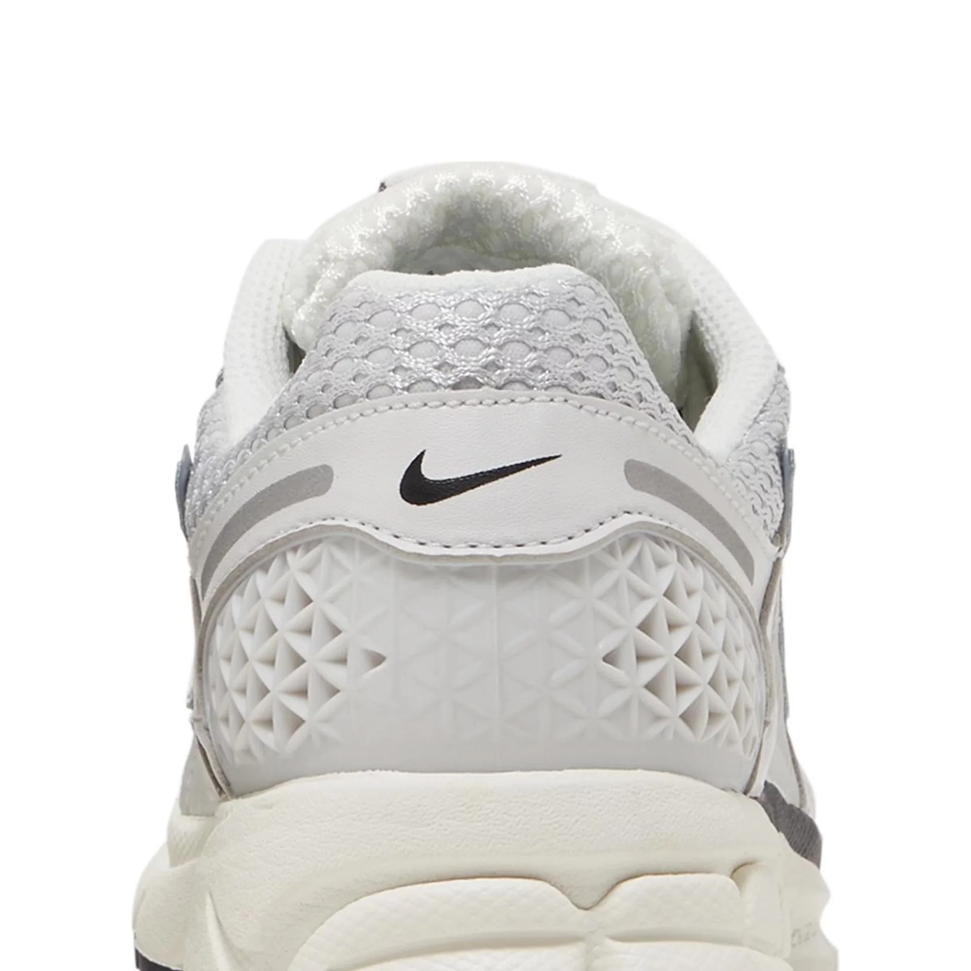 Zoom Vomero 5 'Photon Dust Metallic Silver' W (2023) - Image 8